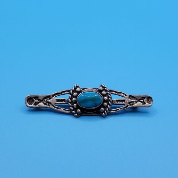 Cuisinart Jewelry - Vintage Sterling Silver 2055 Turquoise Medium Long Oval Brooch